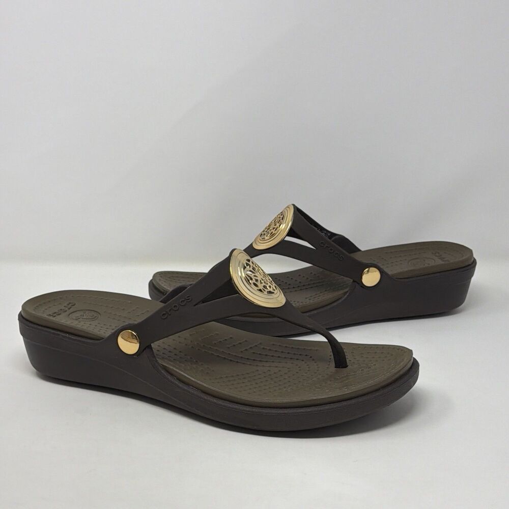 Crocs Sanrah Wedge Flip Flops Brown Gold Medallion Womens 10 STORE MODEL